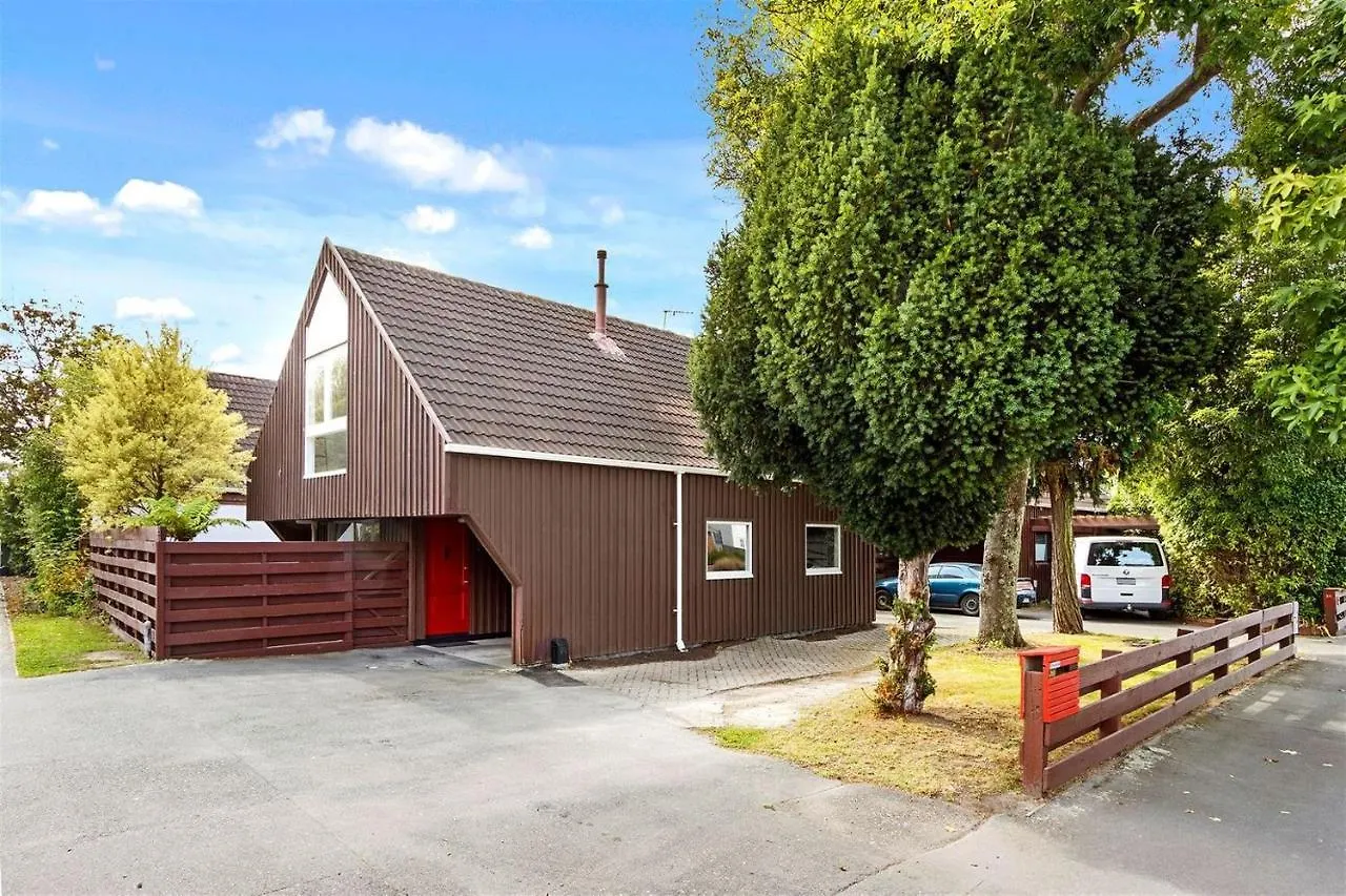 University 3Bdrm House W/ Carpark Christchurch